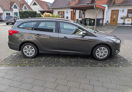 Ford Focus Turnier 1.0 EcoBoost Business Edition