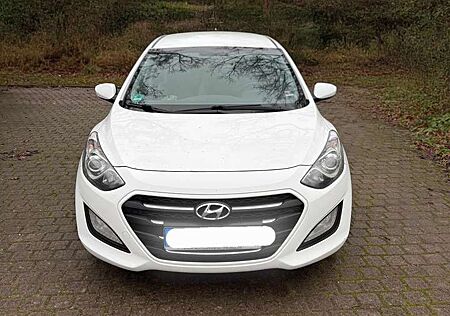 Hyundai i30 blue Kombi 1.6 CRDi Trend