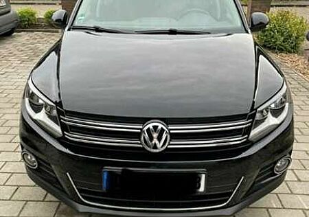 VW Tiguan Volkswagen 2.0 TDI DPF 4Motion DSG Track & Style