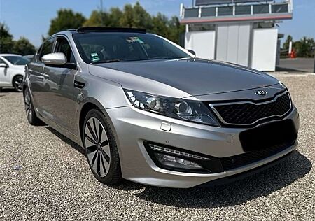 Kia Optima 1.7 CRDI / Automatik / Panorama / Xenon / VOLL !