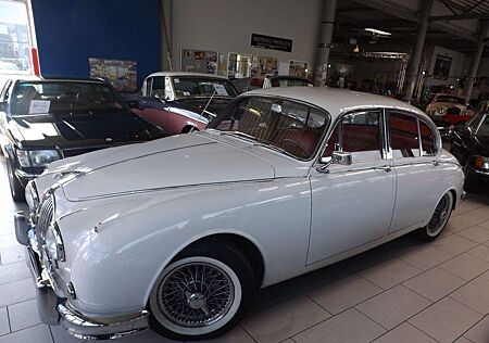 Jaguar MK II super von außen, innen und sogar von unten