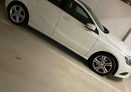 Mercedes-Benz A 250 4Matic 7G-DCTUrban