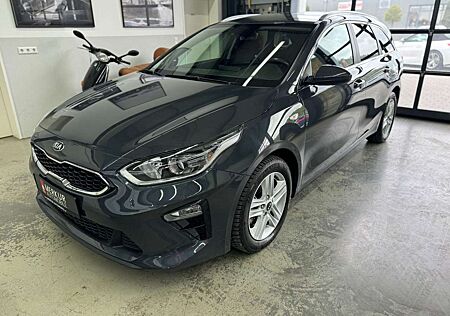 Kia XCeed Ceed SW / cee'd SW Ceed 1.6 CRDi Sportswagon Silver/Navi/PDC/Kamera