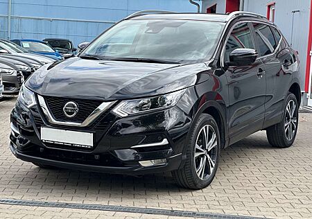 Nissan Qashqai 4x4 AWD*Automatik*AHK*Panorama*Navi*Klimaaut*SR+WR