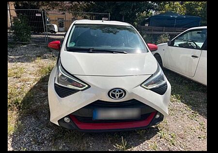 Toyota Aygo x.shift x-play connect