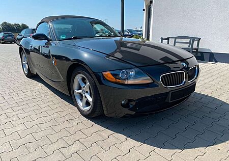 BMW Z4 Baureihe Roadster 2.2i|Tempomat|Klimaauto.