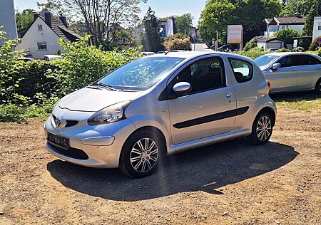Toyota Aygo Klima/Allwetterreifen/Zentralverriegelung/EFH/ABS/