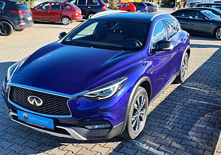 Infiniti Q30 2.0t DCT AWD Luxe Tech*Navi*ACC*Leder*Pano*LED*SHZ