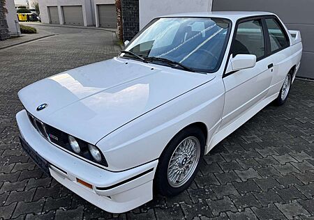 BMW M3 E30 100% Originalzustand Matching Numbers