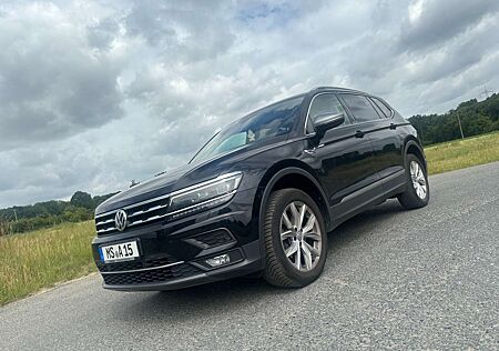 VW Tiguan Allspace Volkswagen 2.0 TDI 7Sitzer 4Motion Highline