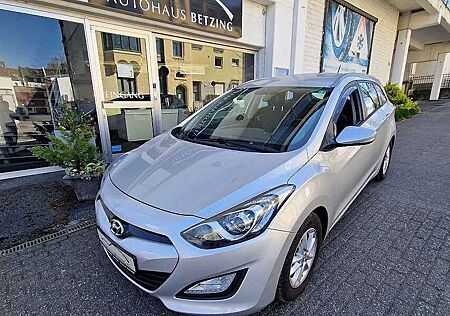 Hyundai i30 1.4i CW PDC el FH Spiegel anklappbar