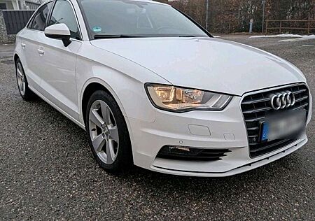 Audi A3 Limousine 1.6 TDI 8Fach