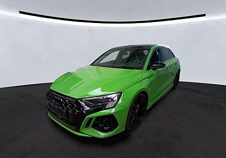 Audi RS3 2.5 TFSI Quattro*PANO*RS-ABGAS*HD-MATRIX*