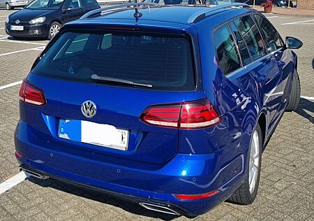 VW Golf Volkswagen 1.5TSI Highline/R-Line+Standheizung+Subwoofer