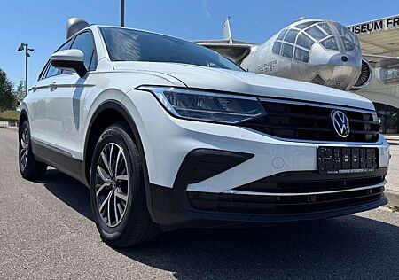 VW Tiguan Volkswagen Life Sport-Utility AHK/LED/ACC/ 1.Hand