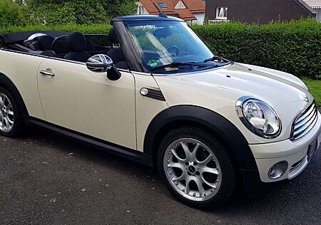 Mini Cooper Cabrio Pepper White