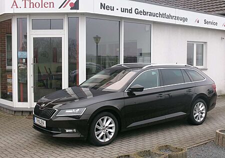 Skoda Superb Combi 2,0 TDI DSG Style Navi Alu AHK Shz