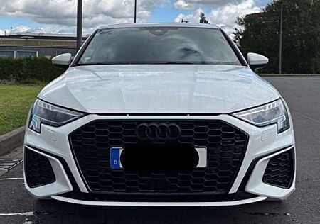 Audi A3 Limousine 35 TFSI S-Line ACC Black 19“ LED