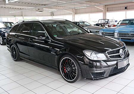 Mercedes-Benz C 63 AMG Perf. Designo/Dt./MB-SH/1A Zustand