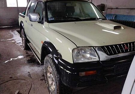 Mitsubishi L200 Pick Up Double Cab