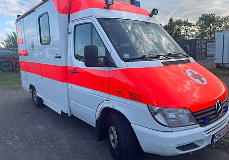 Mercedes-Benz Sprinter 213 CDI Rettungsdienst DRK