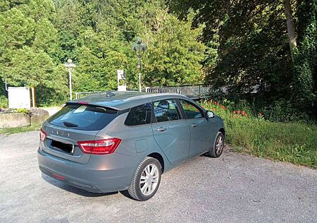 Lada Vesta Kombi TÜV neu, guter Zustand privat