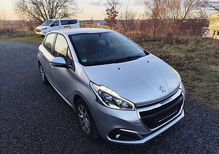 Peugeot 208 5-Türer PureTech 82 Style