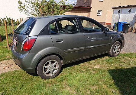 Kia Rio 1.4 Attract