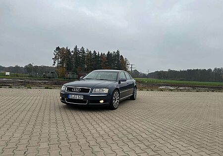 Audi A8 3.7 quattro mit Gasanlage