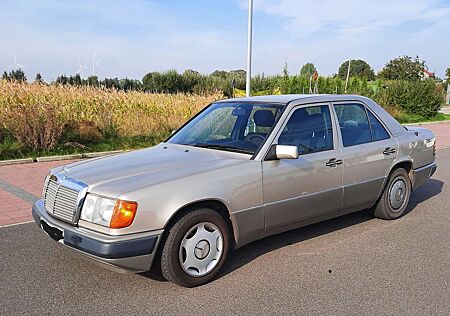 Mercedes-Benz E 220 220 E