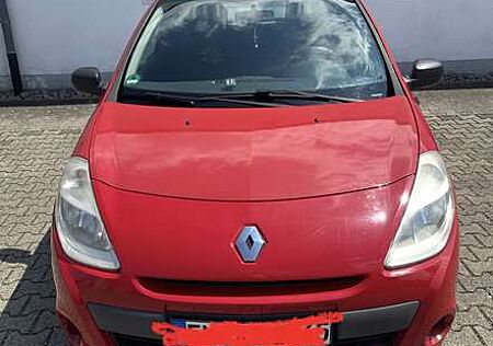 Renault Clio 1.2 16V 75