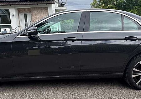 Mercedes-Benz E 300 E-Klasse Plugin Hybrid 4Matic 9G-TRONIC Avantgarde