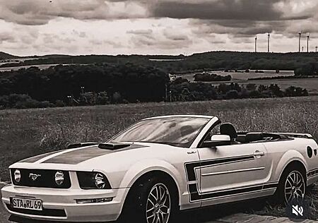 Ford Mustang Cabrio ca. 240 PS, 19 Zoll Tüv Neu