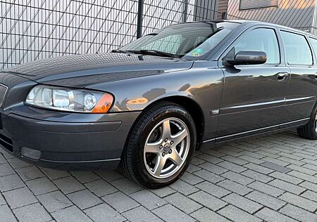 Volvo V70 Kombi 2.4 DIESEL AUTOMATIK TÜV,LEDER,KLIMA