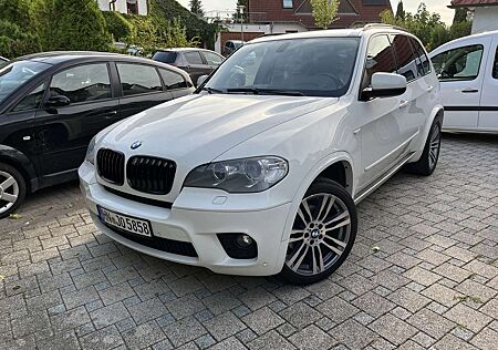 BMW X5 xDrive30d M Innen Aussen 8 fach bereift