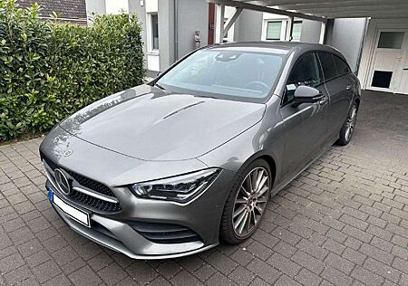 Mercedes-Benz CLA 200 AMG Line