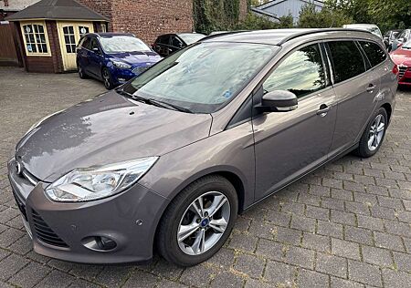 Ford Focus Turnier Sync Edition TOP/TÜV 08/27/8-FACH