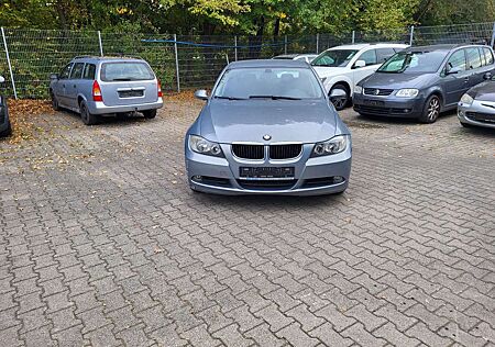 BMW 320 D Scheckheft/Inspektion Neu
