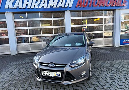 Ford Focus Lim. Titanium**RÜCKFAHRKAMERA**