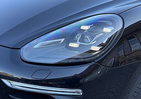 Porsche Cayenne S Diesel Luftfederung Facelift Pano LED