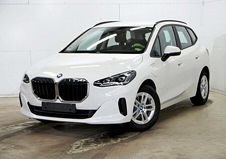 BMW 225 e xDrive HeadUp360°Kam Driving