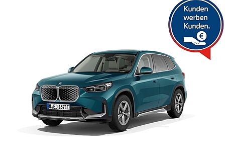 BMW iX1 xDRIVE 30e AUTOMATIC LC PROF HuD KAMERA AHK LED PD