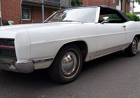Oldtimer Ford Galaxie 500 XL