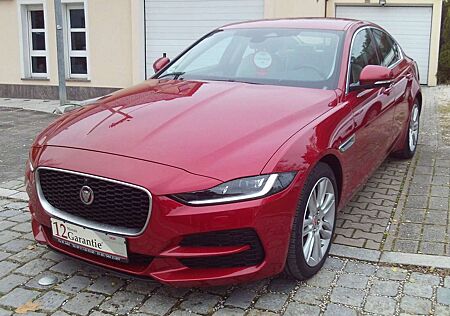 Jaguar XE SE AWD Autom.ALLRAD,LED SCHEINWER.,NAVI,PDC,