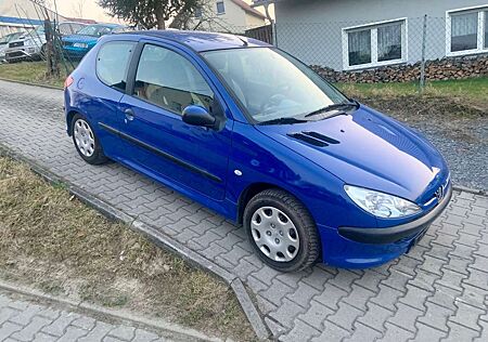 Peugeot 206 Petit Filou / TÜV NEU !!!