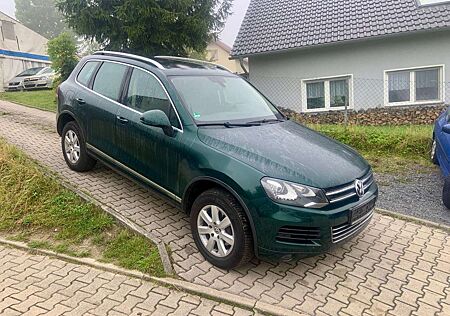 VW Touareg Volkswagen 3.0 V6 TDI Tiptr Exclusive BMot Tech
