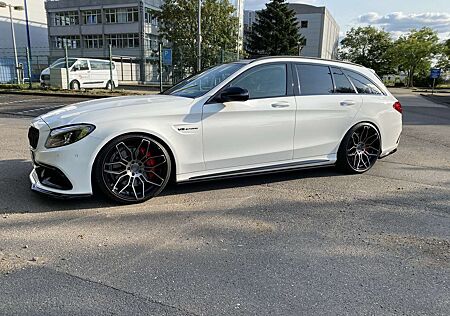 Mercedes-Benz C 63 AMG T Speedshift 7G-MCT