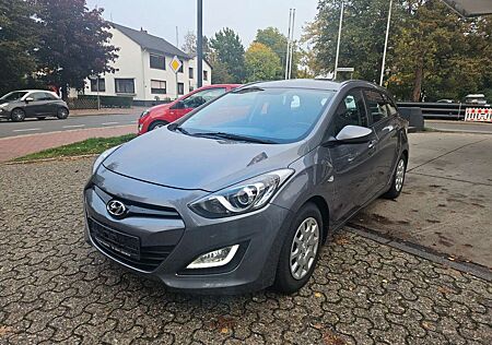 Hyundai i30 CW 1.4 Classic / Flüssiggas /Tüv 08/2026