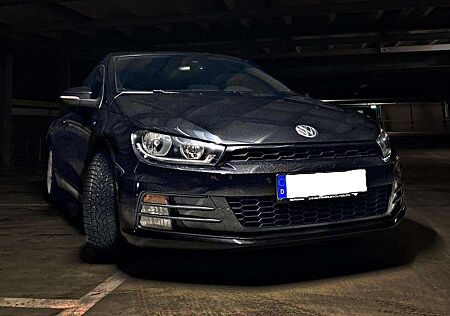 VW Scirocco Volkswagen 2.0 TDI Blue Motion Technologie Club