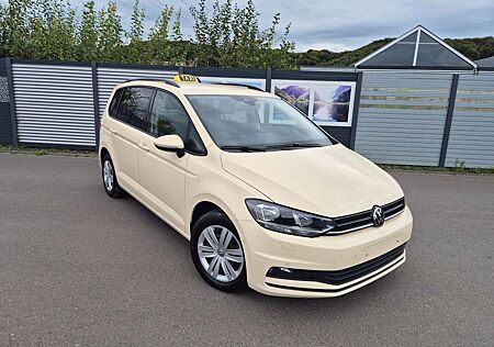 VW Touran Volkswagen 2.0 TDI SCR DSG Taxi Navi ACC